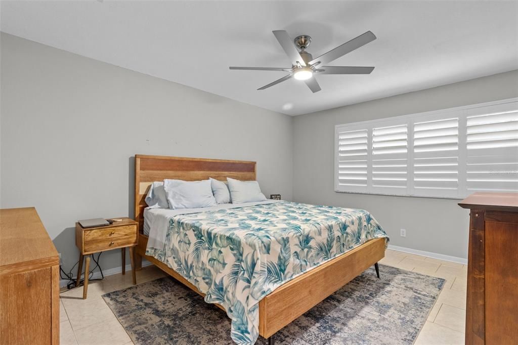 Activo con contrato: $675,000 (4 camas, 2 baños, 2309 Pies cuadrados)