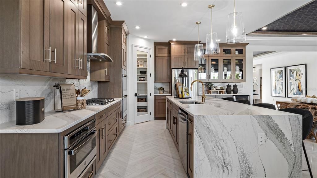 На продажу: $573,990 (3 спален, 3 ванн, 2568 Квадратных фут)