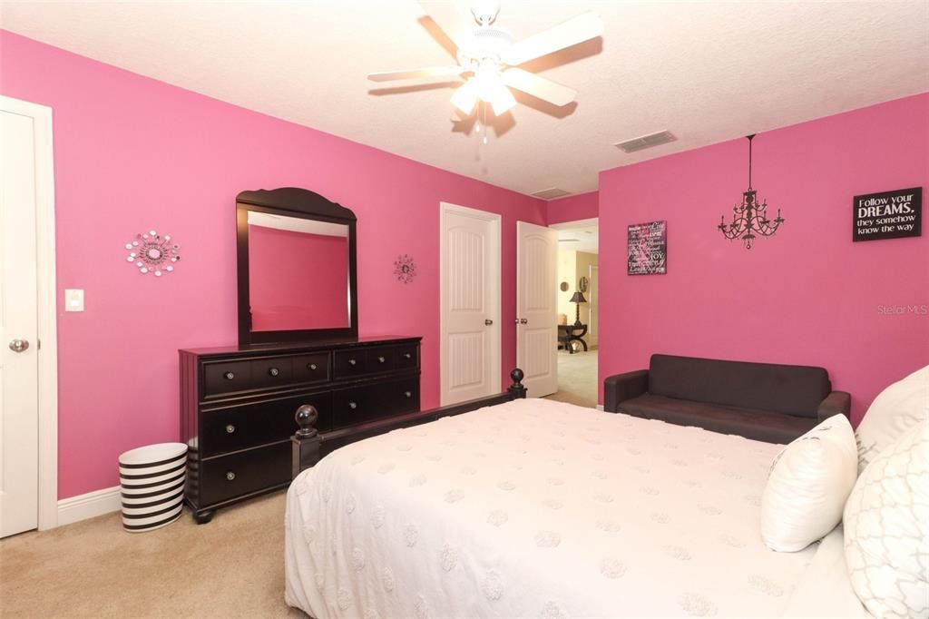 For Sale: $600,000 (5 beds, 4 baths, 3839 Square Feet)