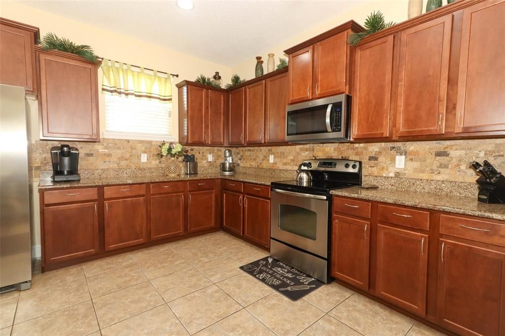 For Sale: $600,000 (5 beds, 4 baths, 3839 Square Feet)