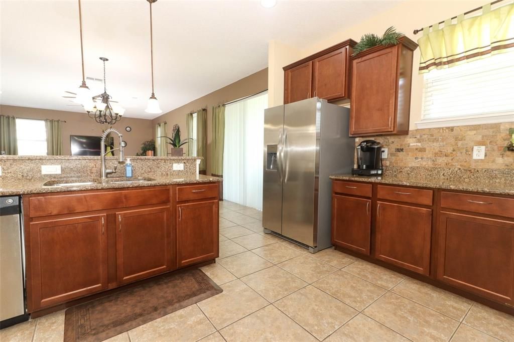 For Sale: $600,000 (5 beds, 4 baths, 3839 Square Feet)