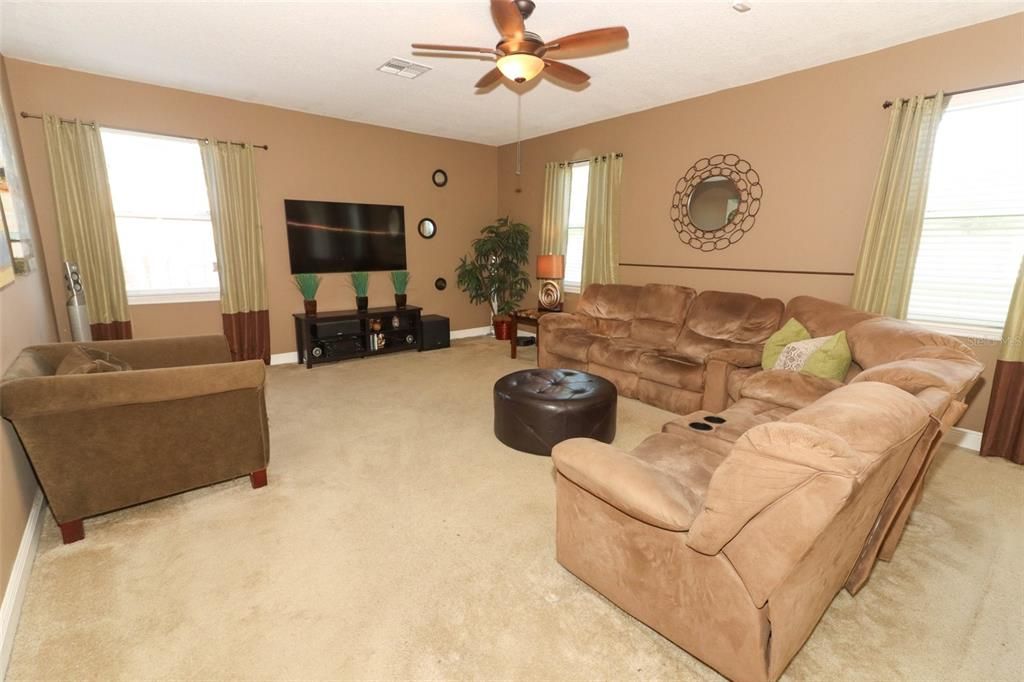 For Sale: $600,000 (5 beds, 4 baths, 3839 Square Feet)