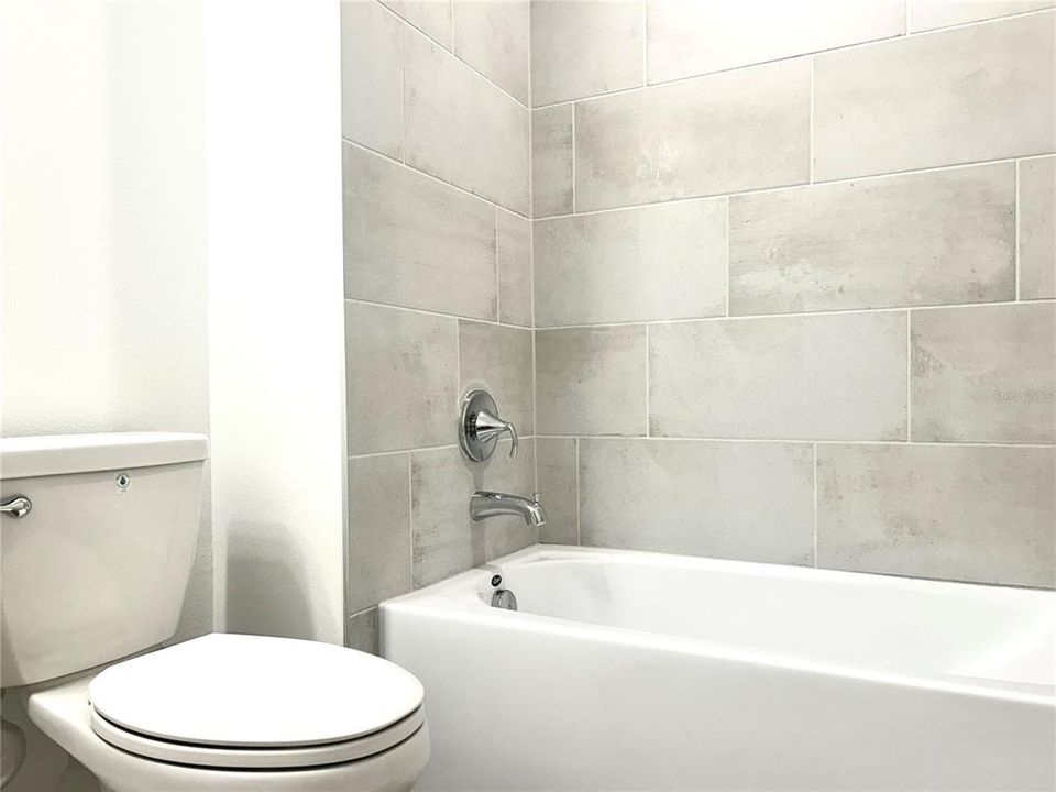 For Rent: $1,750 (3 beds, 2 baths, 1708 Square Feet)