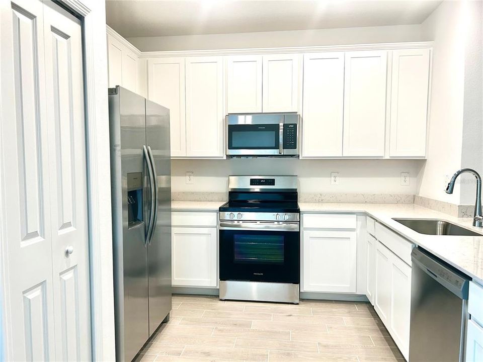 For Rent: $1,750 (3 beds, 2 baths, 1708 Square Feet)