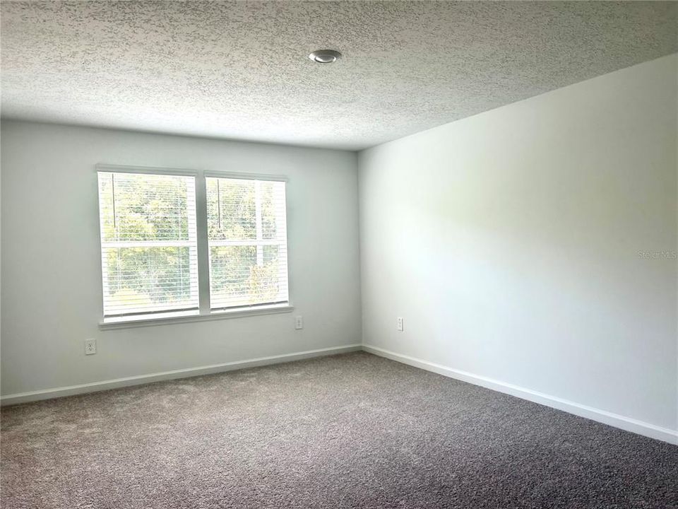 For Rent: $1,750 (3 beds, 2 baths, 1708 Square Feet)