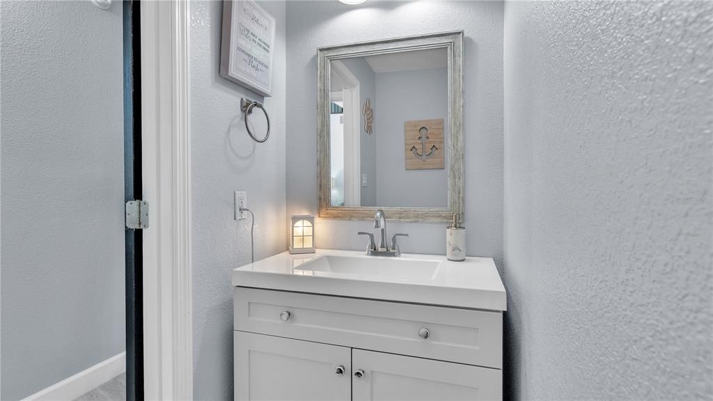 En Venta: $1,019,999 (6 camas, 3 baños, 4227 Pies cuadrados)