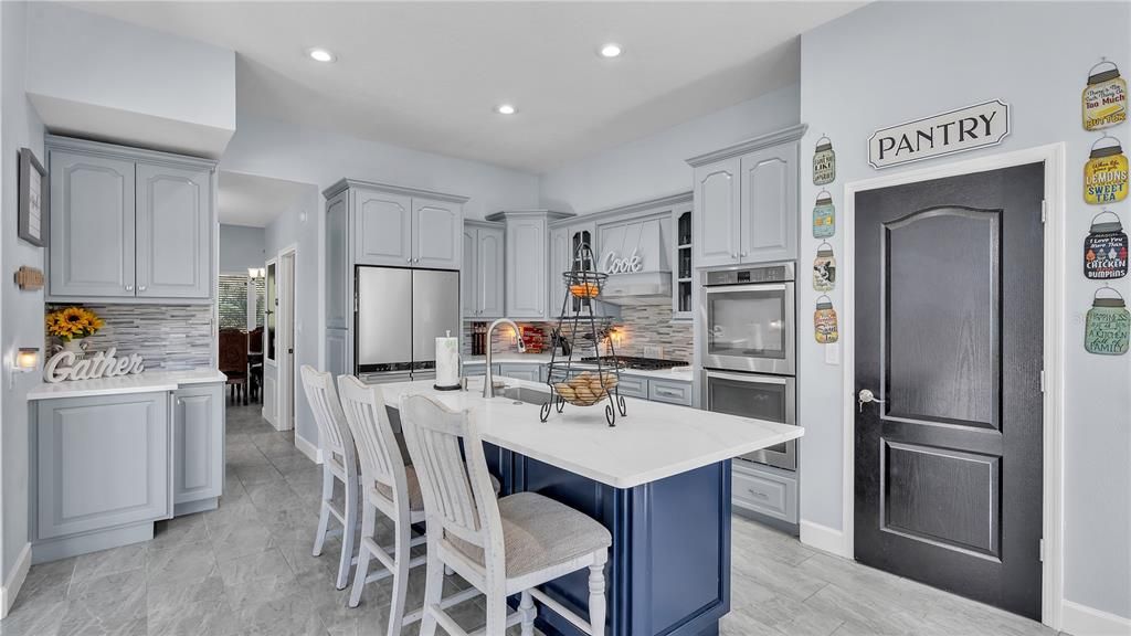 En Venta: $1,019,999 (6 camas, 3 baños, 4227 Pies cuadrados)