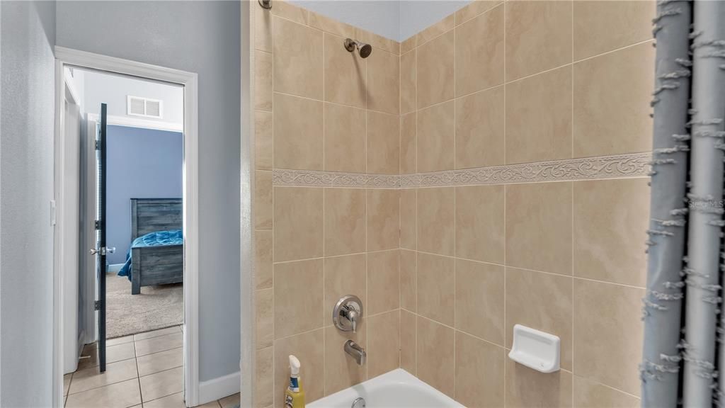 En Venta: $1,019,999 (6 camas, 3 baños, 4227 Pies cuadrados)