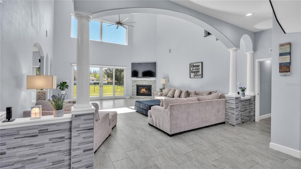 En Venta: $1,019,999 (6 camas, 3 baños, 4227 Pies cuadrados)