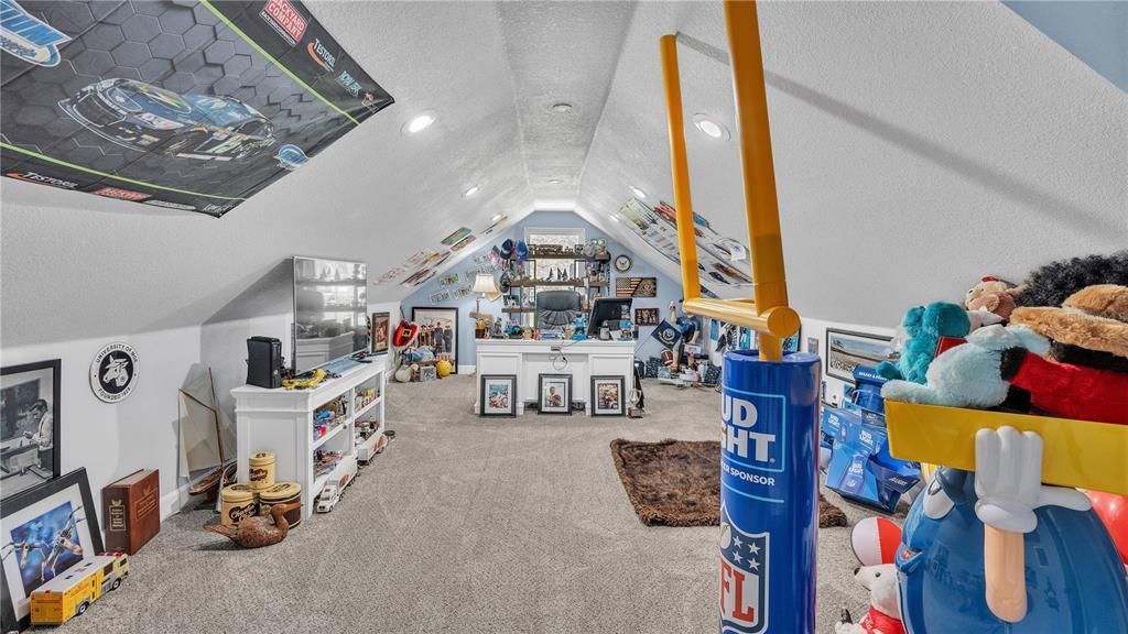 En Venta: $1,019,999 (6 camas, 3 baños, 4227 Pies cuadrados)