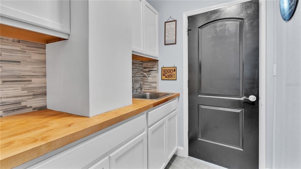 En Venta: $1,019,999 (6 camas, 3 baños, 4227 Pies cuadrados)