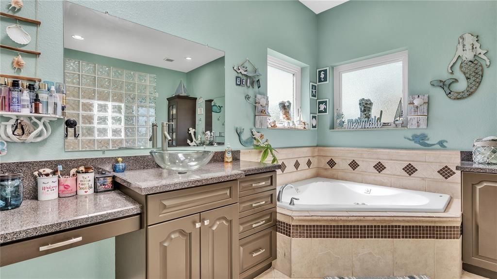 En Venta: $1,019,999 (6 camas, 3 baños, 4227 Pies cuadrados)