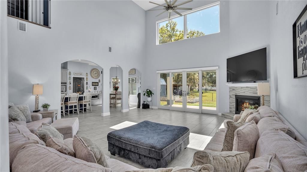 En Venta: $1,019,999 (6 camas, 3 baños, 4227 Pies cuadrados)