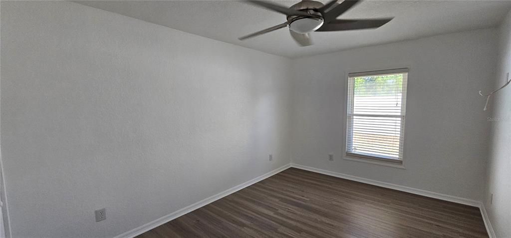 合同活跃: $377,700 (3 贝兹, 2 浴室, 1454 平方英尺)