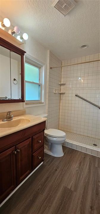 合同活跃: $377,700 (3 贝兹, 2 浴室, 1454 平方英尺)