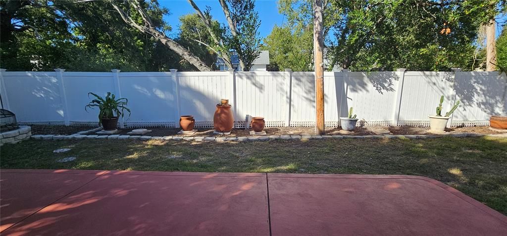 合同活跃: $377,700 (3 贝兹, 2 浴室, 1454 平方英尺)