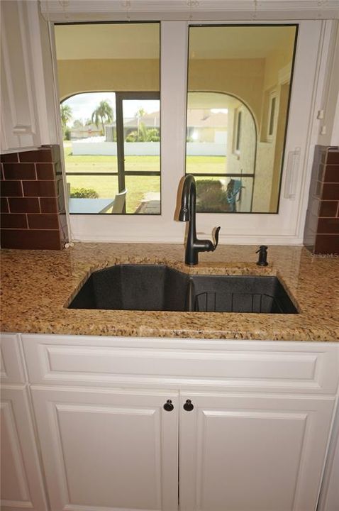 For Sale: $315,000 (3 beds, 2 baths, 2089 Square Feet)