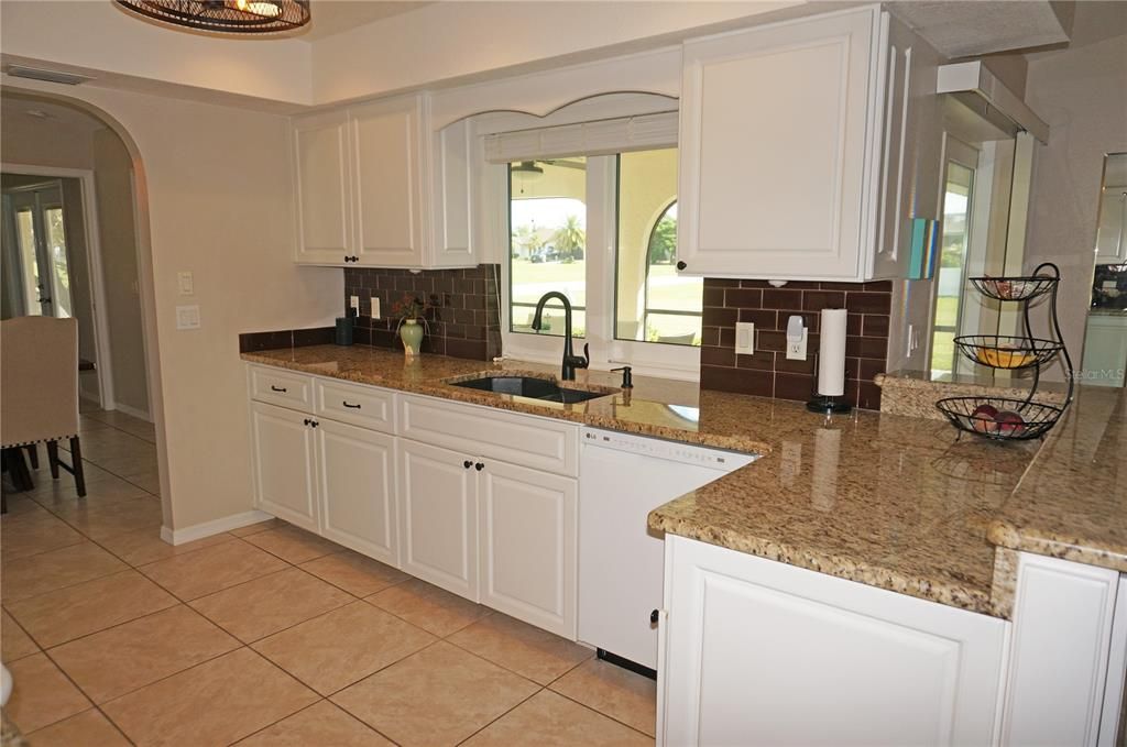 For Sale: $315,000 (3 beds, 2 baths, 2089 Square Feet)