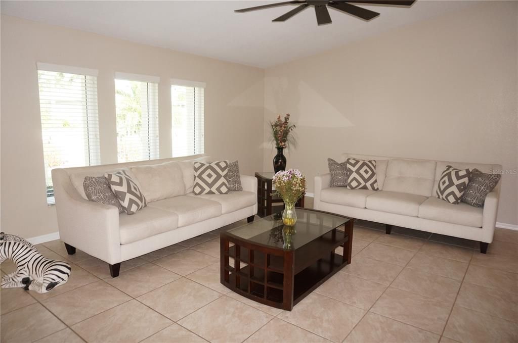 For Sale: $315,000 (3 beds, 2 baths, 2089 Square Feet)