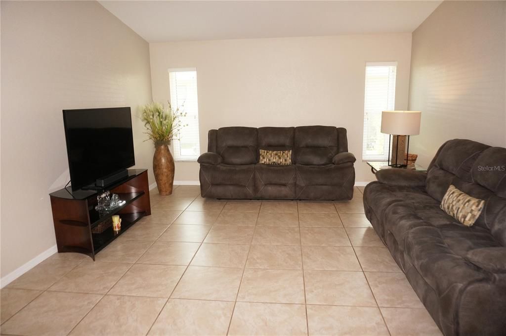 For Sale: $315,000 (3 beds, 2 baths, 2089 Square Feet)