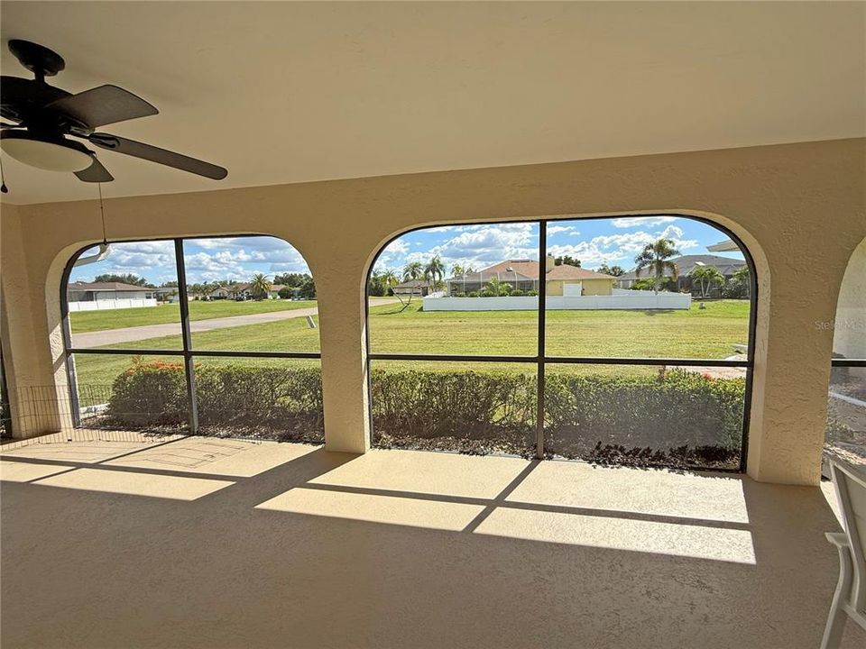 For Sale: $315,000 (3 beds, 2 baths, 2089 Square Feet)