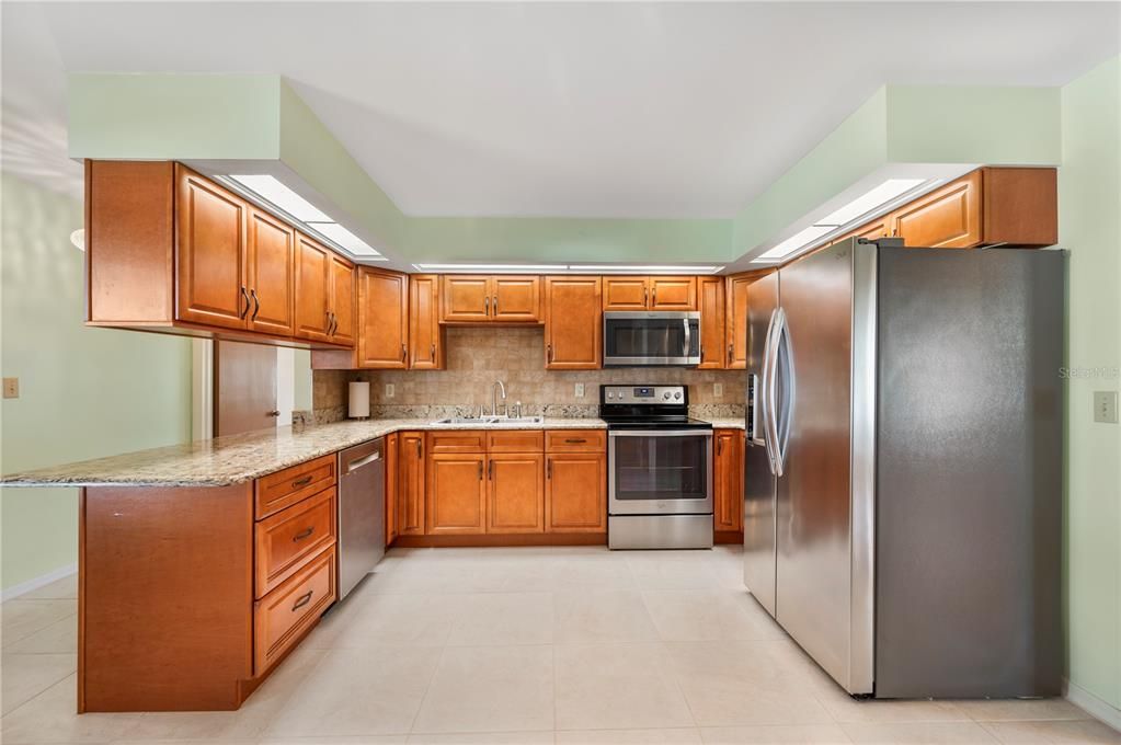 待售: $433,000 (3 贝兹, 2 浴室, 2480 平方英尺)