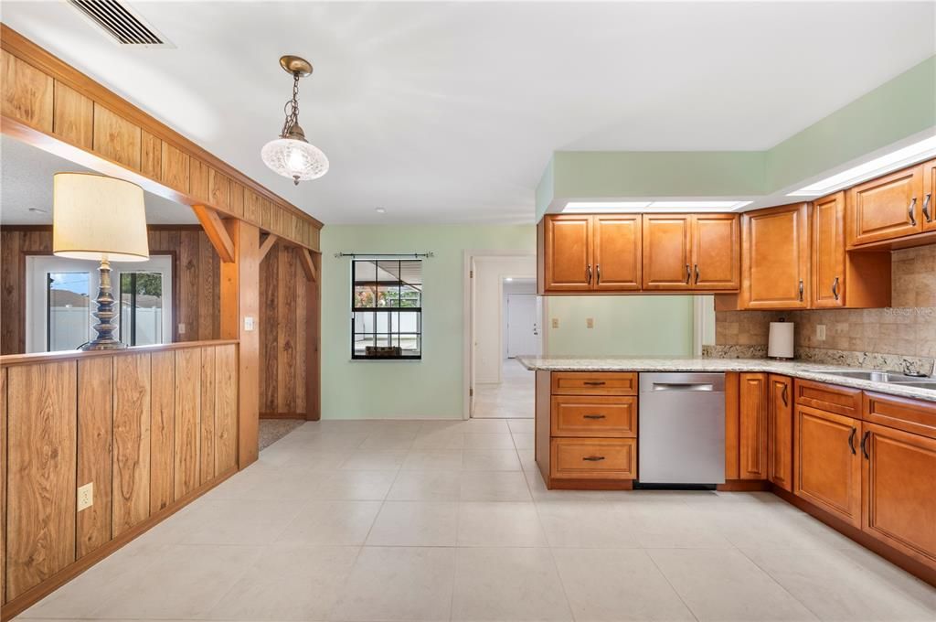 待售: $433,000 (3 贝兹, 2 浴室, 2480 平方英尺)