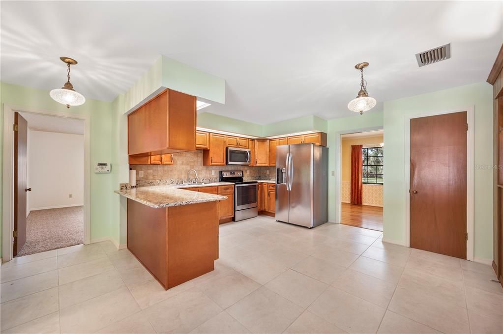 待售: $433,000 (3 贝兹, 2 浴室, 2480 平方英尺)