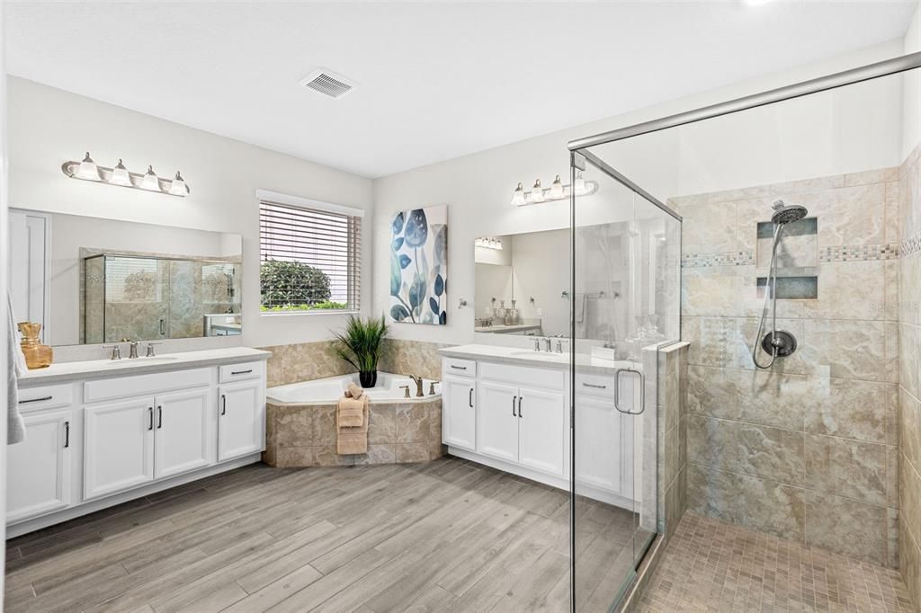 En Venta: $995,000 (4 camas, 3 baños, 2896 Pies cuadrados)