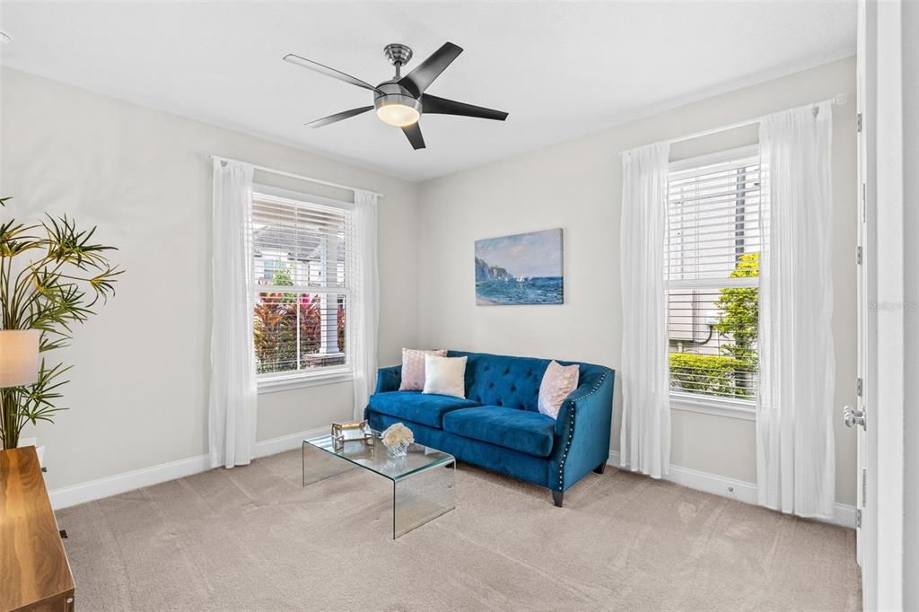 En Venta: $995,000 (4 camas, 3 baños, 2896 Pies cuadrados)