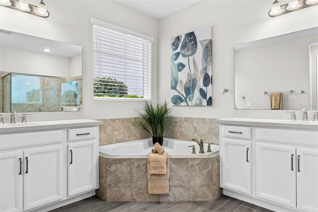 En Venta: $995,000 (4 camas, 3 baños, 2896 Pies cuadrados)