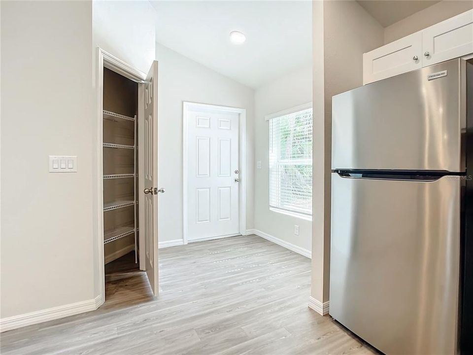 На продажу: $412,400 (4 спален, 0 ванн, 2086 Квадратных фут)