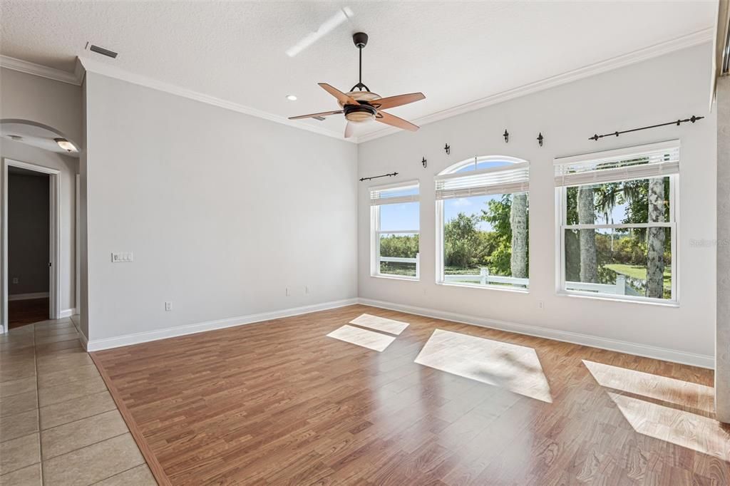 合同活跃: $485,000 (4 贝兹, 3 浴室, 2762 平方英尺)