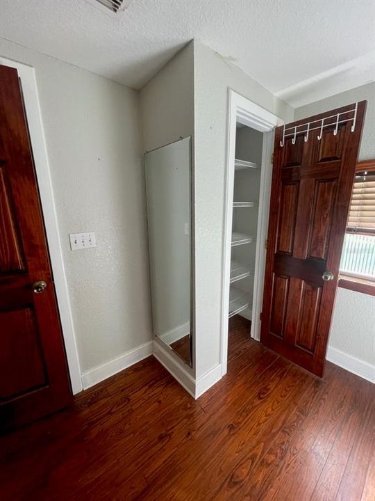 Active With Contract: $475,000 (3 beds, 2 baths, 1314 Square Feet)