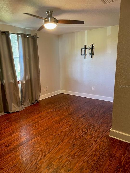 Active With Contract: $475,000 (3 beds, 2 baths, 1314 Square Feet)