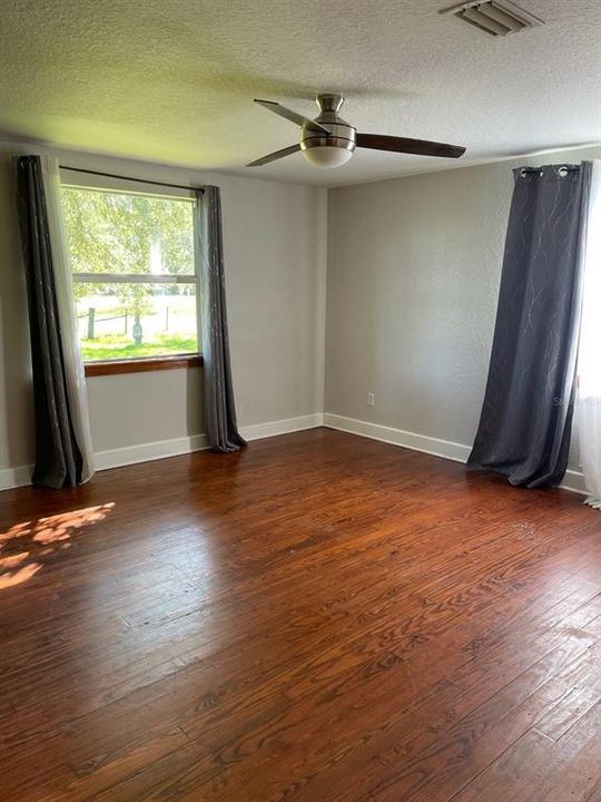 Active With Contract: $475,000 (3 beds, 2 baths, 1314 Square Feet)