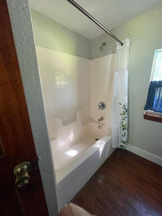 Active With Contract: $475,000 (3 beds, 2 baths, 1314 Square Feet)