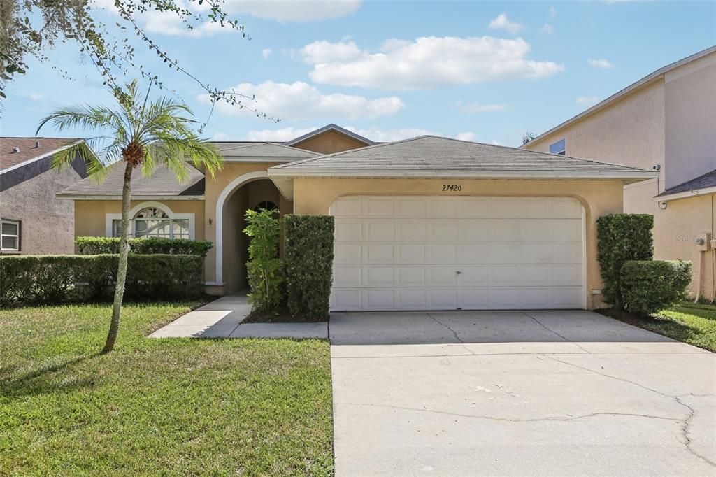 Recently Sold: $325,000 (4 beds, 2 baths, 1484 Square Feet)