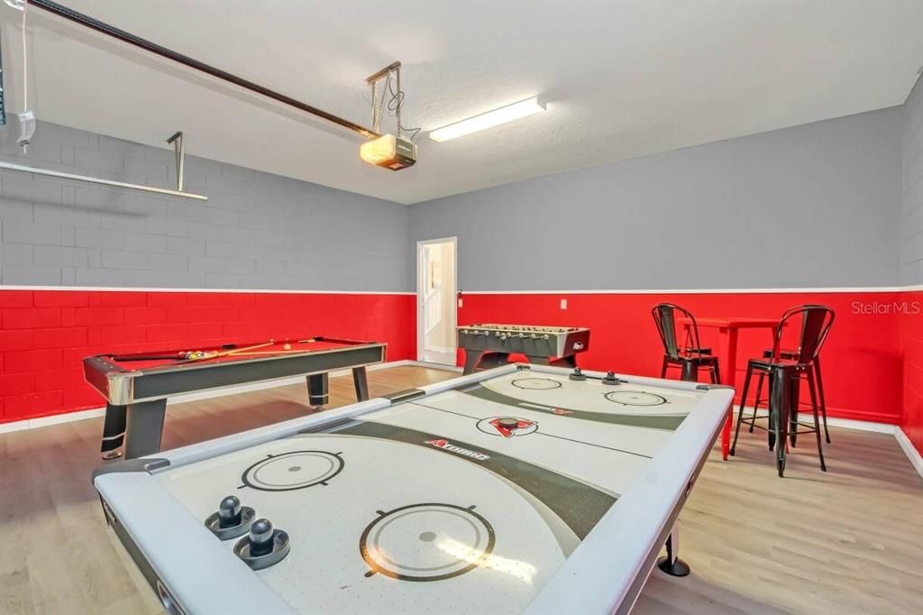 For Sale: $680,000 (5 beds, 4 baths, 2496 Square Feet)