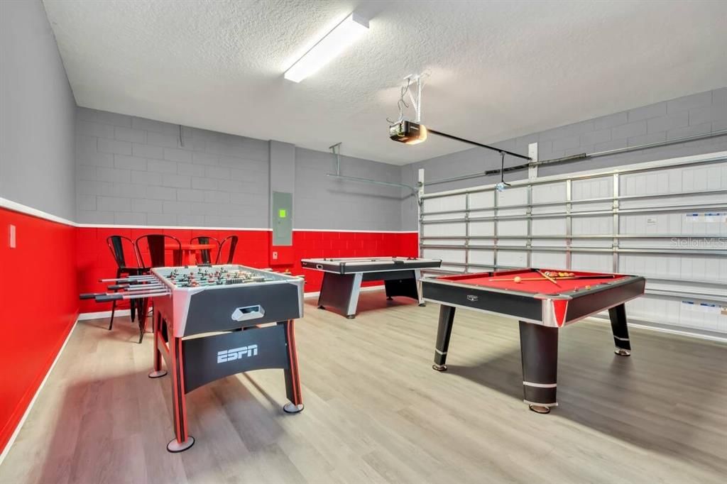 For Sale: $680,000 (5 beds, 4 baths, 2496 Square Feet)