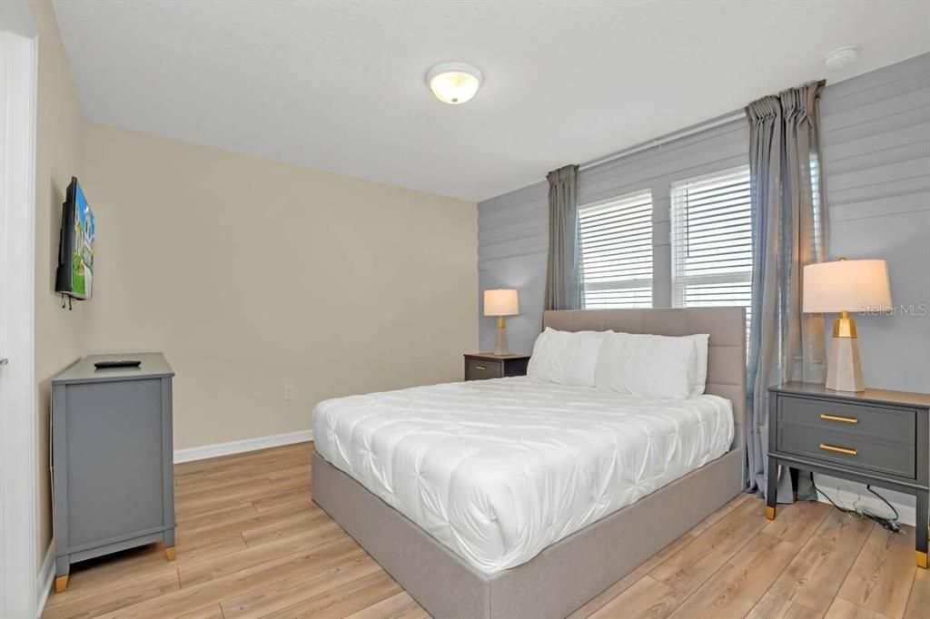 For Sale: $680,000 (5 beds, 4 baths, 2496 Square Feet)