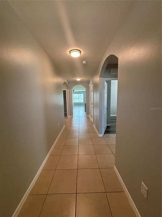 En Renta: $2,250 (4 camas, 2 baños, 1828 Pies cuadrados)