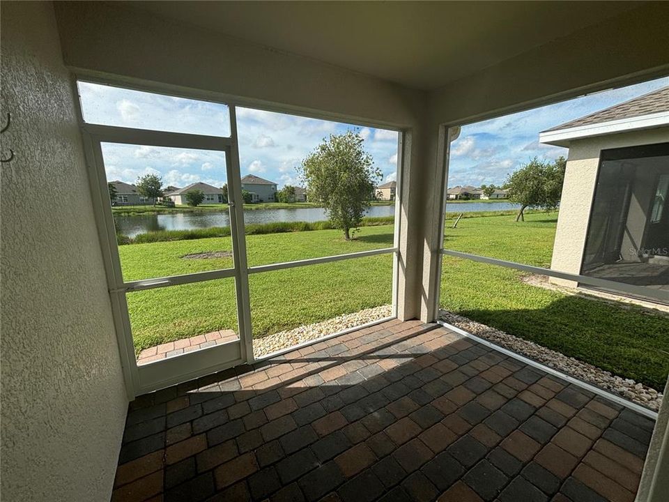 En Renta: $2,250 (4 camas, 2 baños, 1828 Pies cuadrados)