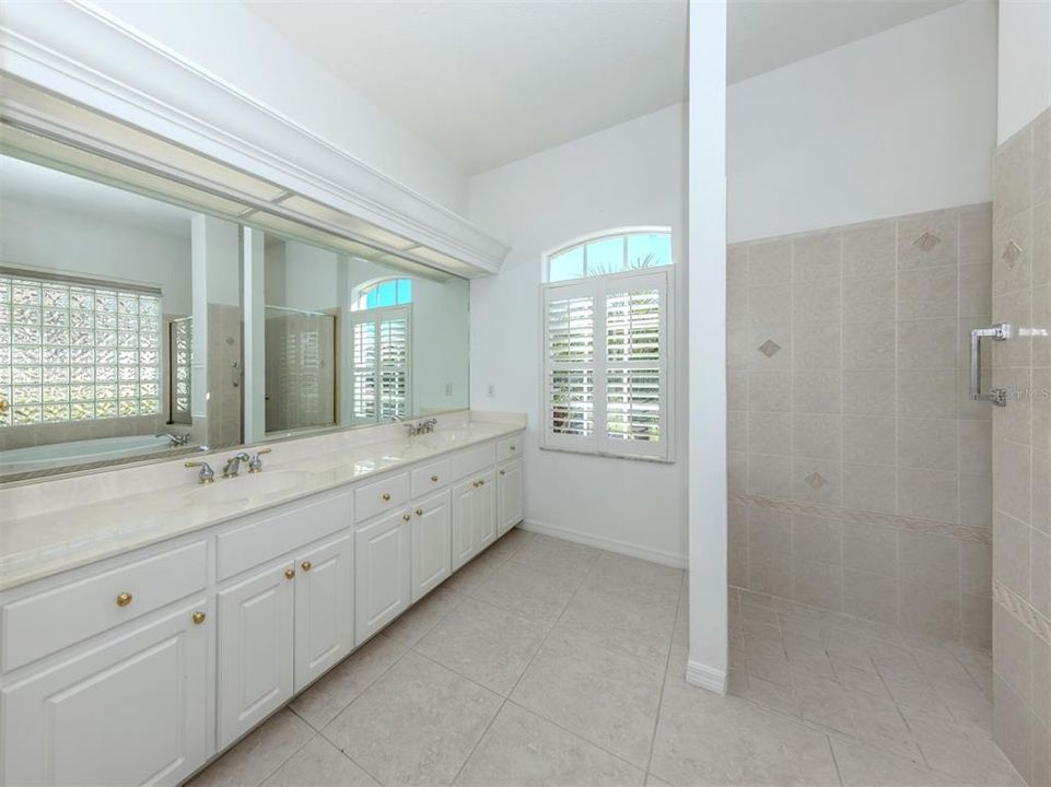 For Sale: $525,000 (3 beds, 2 baths, 2080 Square Feet)