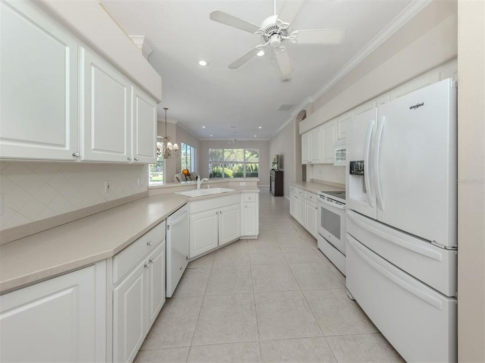 For Sale: $525,000 (3 beds, 2 baths, 2080 Square Feet)