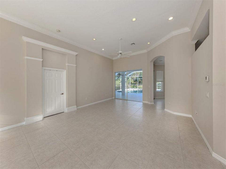 For Sale: $525,000 (3 beds, 2 baths, 2080 Square Feet)