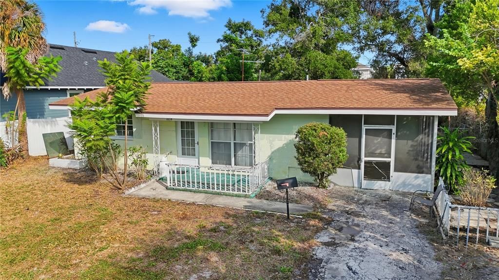 Под контрактом: $244,900 (2 спален, 1 ванн, 987.5 Квадратных фут)