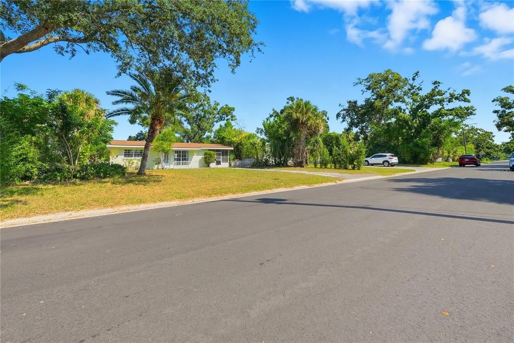 Под контрактом: $244,900 (2 спален, 1 ванн, 987.5 Квадратных фут)