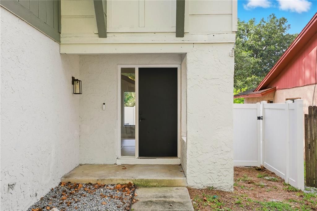 For Rent: $2,400 (3 beds, 2 baths, 1300 Square Feet)