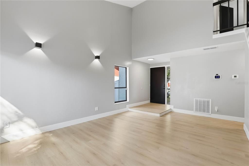 For Rent: $2,400 (3 beds, 2 baths, 1300 Square Feet)